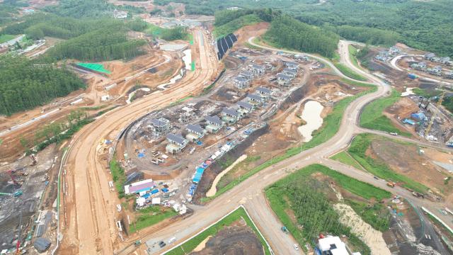 Update terbaru pembangunan rumah atau hunian bagi para menteri di Ibu Kota Nusantara (IKN), Kalimantan Timur selesai pada Juli 2024. (Dok Kementerian PUPR)