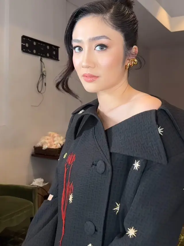 Tampilan Febby Rastanty Setelah Jadi Istri.