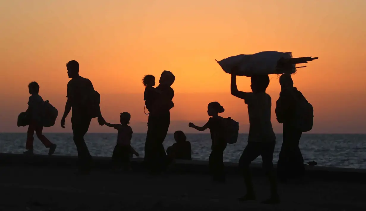 Diperkirakan sekitar 350.000 orang telah meninggalkan Kota Gaza sejak awal September. Namun, sekitar 600.000 jiwa masih bertahan tinggal di dalam kota. (Eyad BABA/AFP)