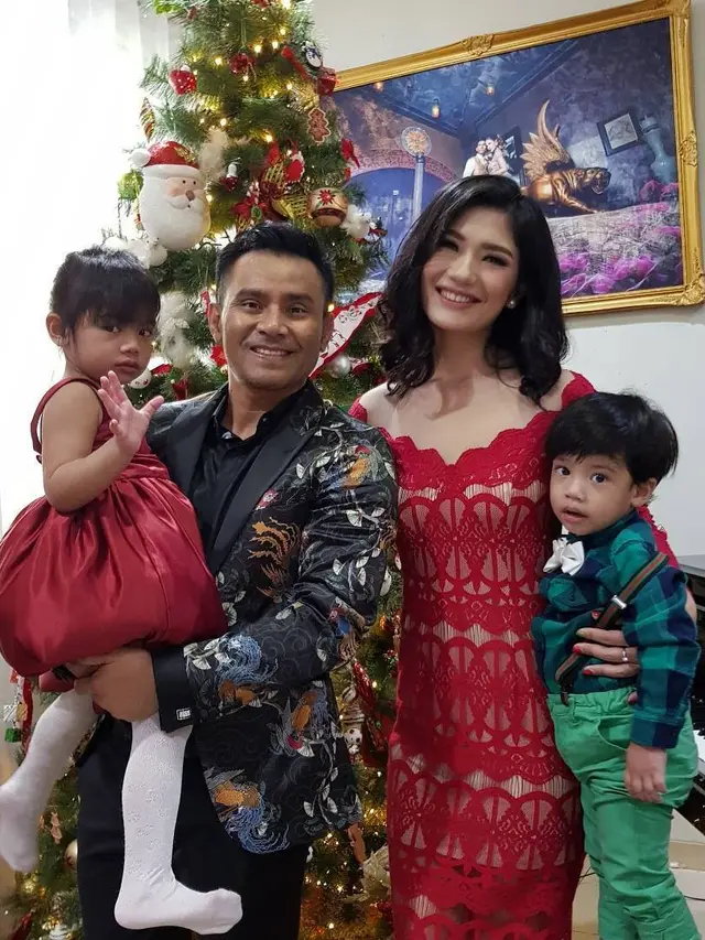 [Bintang] Sempat Hadapi Jalan Terjal, Ini 8 Potret Romantis Judika - Duma Riris