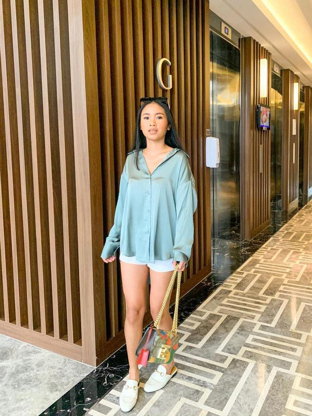 Berperan Jadi ART, Ini 7 Gaya Kasual Ayya Renita di Balik Layar