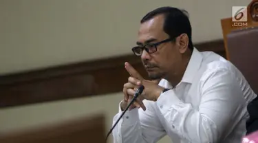 Terdakwa kasus dugaan suap seleksi pengisian jabatan pimpinan tinggi di Kemenag, Haris Hasanuddin saat menjalani sidang lanjutan di Pengadilan Tipikor, Jakarta, Rabu (19/6/2019). Sidang beragendakan mendengarkan keterangan saksi yang dihadirkan JPU KPK. (Liputan6.com/Helmi Fithriansyah)