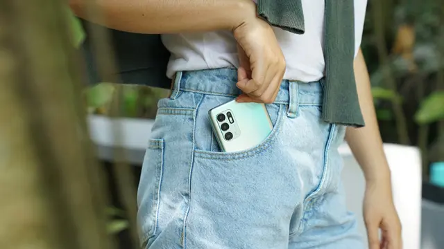 OPPO Reno6