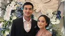 Salshabilla Adriani menunjukkan pesona elegannya dalam balutan kebaya dan sanggul Jawa. [@ibrhmrsyd]