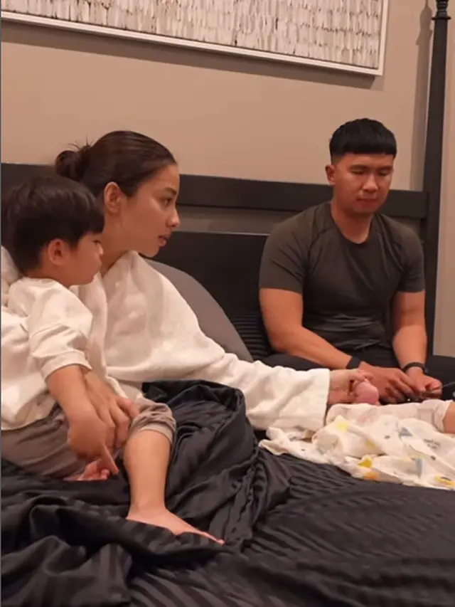 6 Potret Nikita Willy Momong Dua Buah Hatinya, Ibu Tangguh Tanpa Baby Sitter