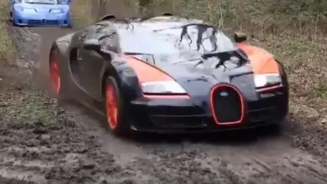Supercar bermain tanah