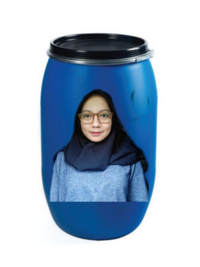 Jahilnya Aksi Warganet Edit Foto Latar Biru, Malah Bikin Ngakak Geli