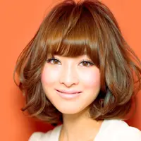 Ilustrasi gaya rambut yang membuat kamu lebih muda. (via: istimewa)