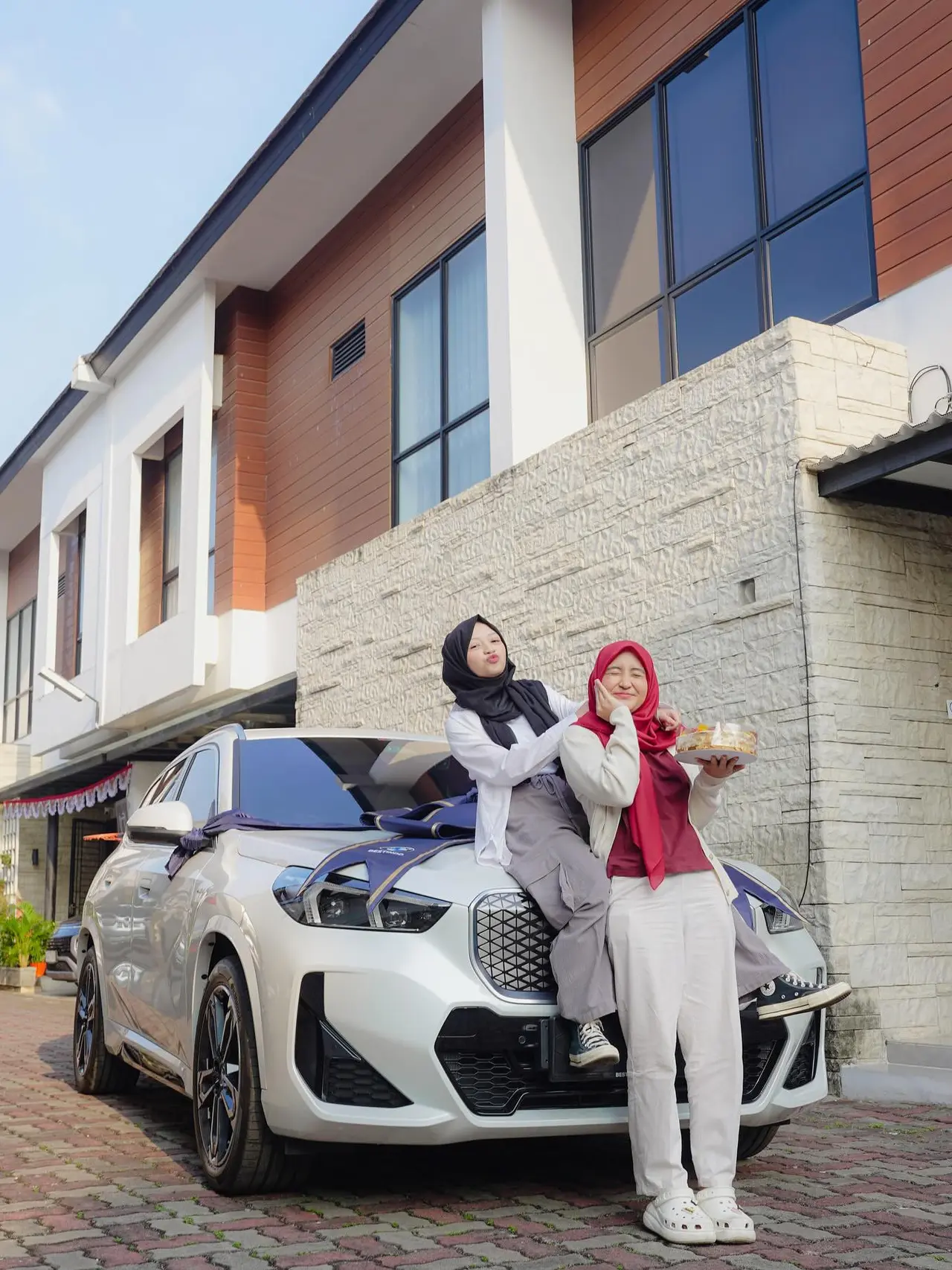 6 Potret Arafah Rianti Dilabrak Tetangga karena Punya 3 Mobil ...