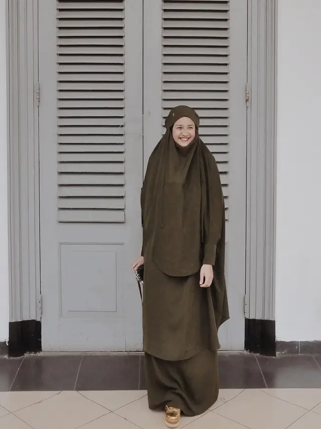 6 Potret Hamimi Daulay, Kakak Zikri dan Syakir Daulay yang Jarang Tersorot
