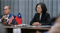 Presiden Taiwan Tsai Ing-Wen berbicara di sebuah forum di Washington DC, Amerika Serikat (AP Photo)