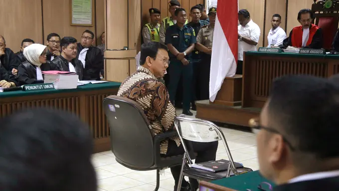 20161213-Ahok Jalani Sidang Perdana-Jakarta