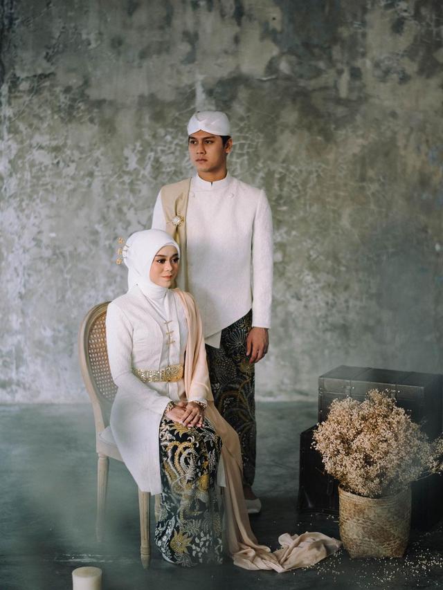 Potret Prewedding 7 Pasangan Artis Pakai Baju Adat, Pancarkan Pesona