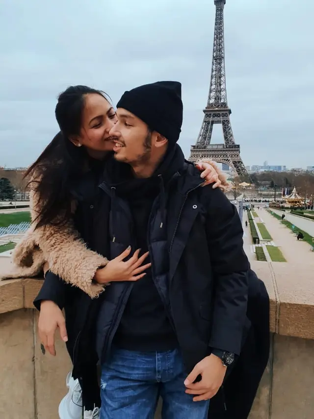 Rehat dari FTV 'Suara Hati Istri', Ini 6 Potret Manis Ghea D'Syawal dan Suami