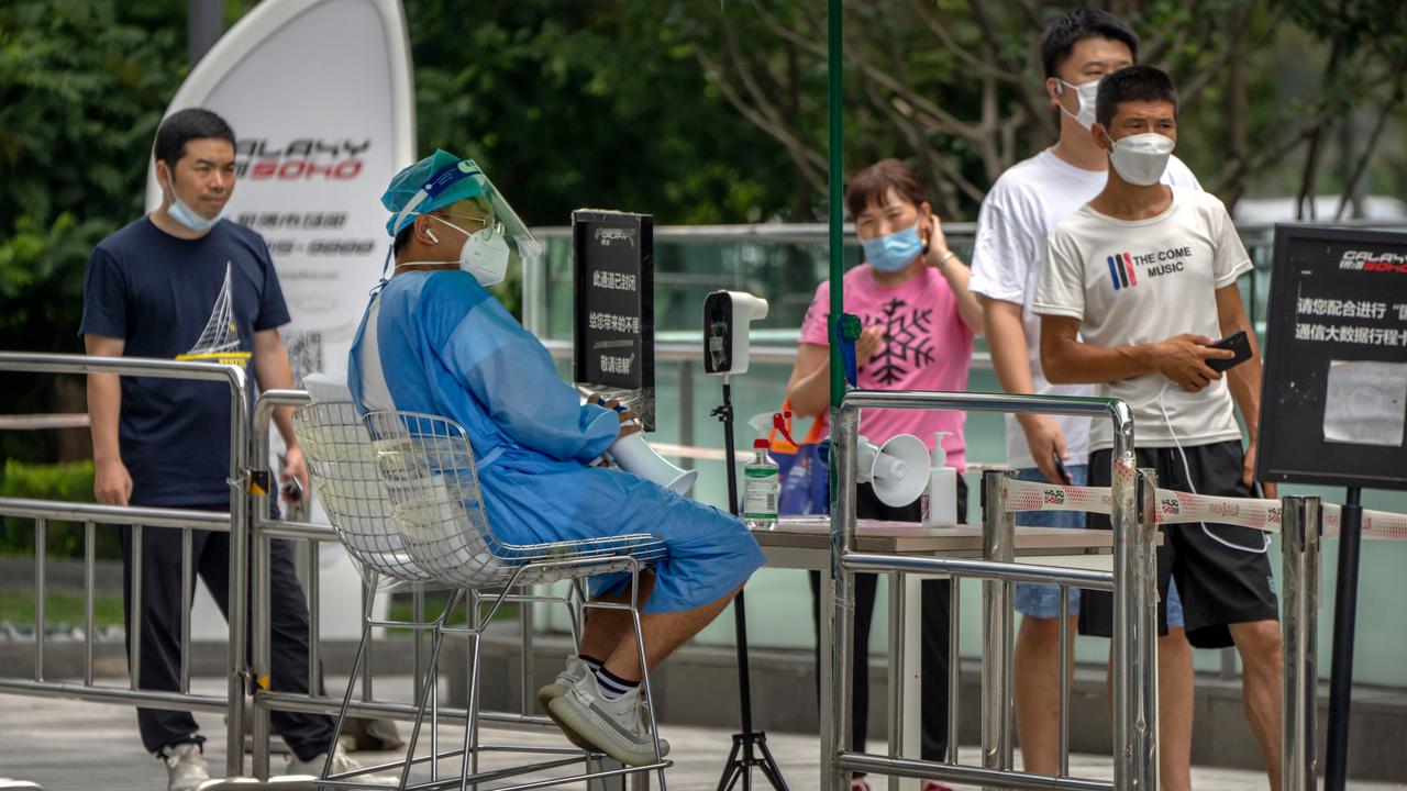 Sejumlah Kota di China Perketat Aturan COVID-19