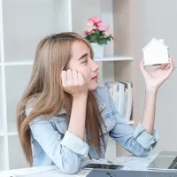 Sewa atau beli rumah./Copyright shutterstock.com/g/kornfoto