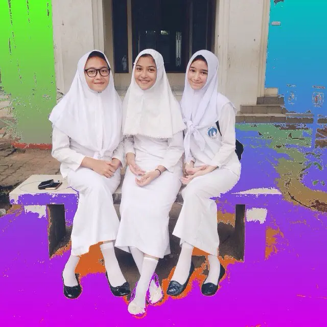 6 Potret Dannia Salsabilla saat Pakai Hijab, Curi Perhatian