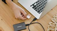 How to format SD cards on Windows, Mac, and Android. (Photo: Samsung Memory/Unsplash)