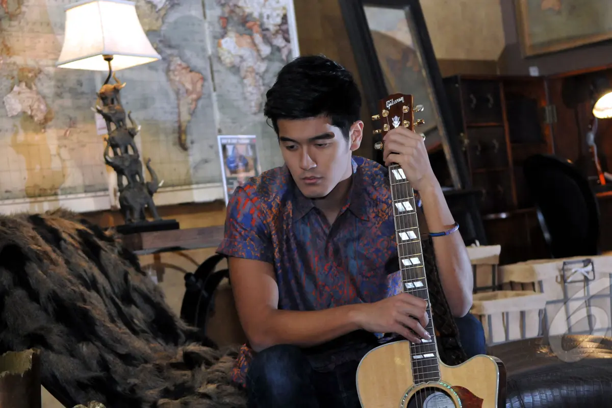 Kenalan dengan Nathan Hartono, Penyanyi Tampan Bak Idol Kpop