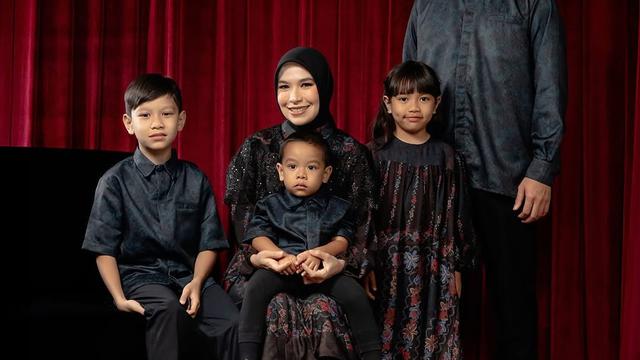 Artis Ini Miliki Bisnis Busana Muslim untuk Anak. (instagram/biabyzaskiamecca/chanteofficial.id)