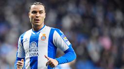 Raul de Tomas merupakan pemain binaan akademi Real Madrid dan mendapat promosi ke tim utama Los Blancos pada tahun 2014 silam. Namun sayang bomber yang berkembang pesat bersama Espanyol ini hanya mendapat kesempatan bermain satu kali saja di tim utama. Setelah itu, dia lebih sering menjalani masa peminjaman ke klub lain. (AFP/Pau Barrena)