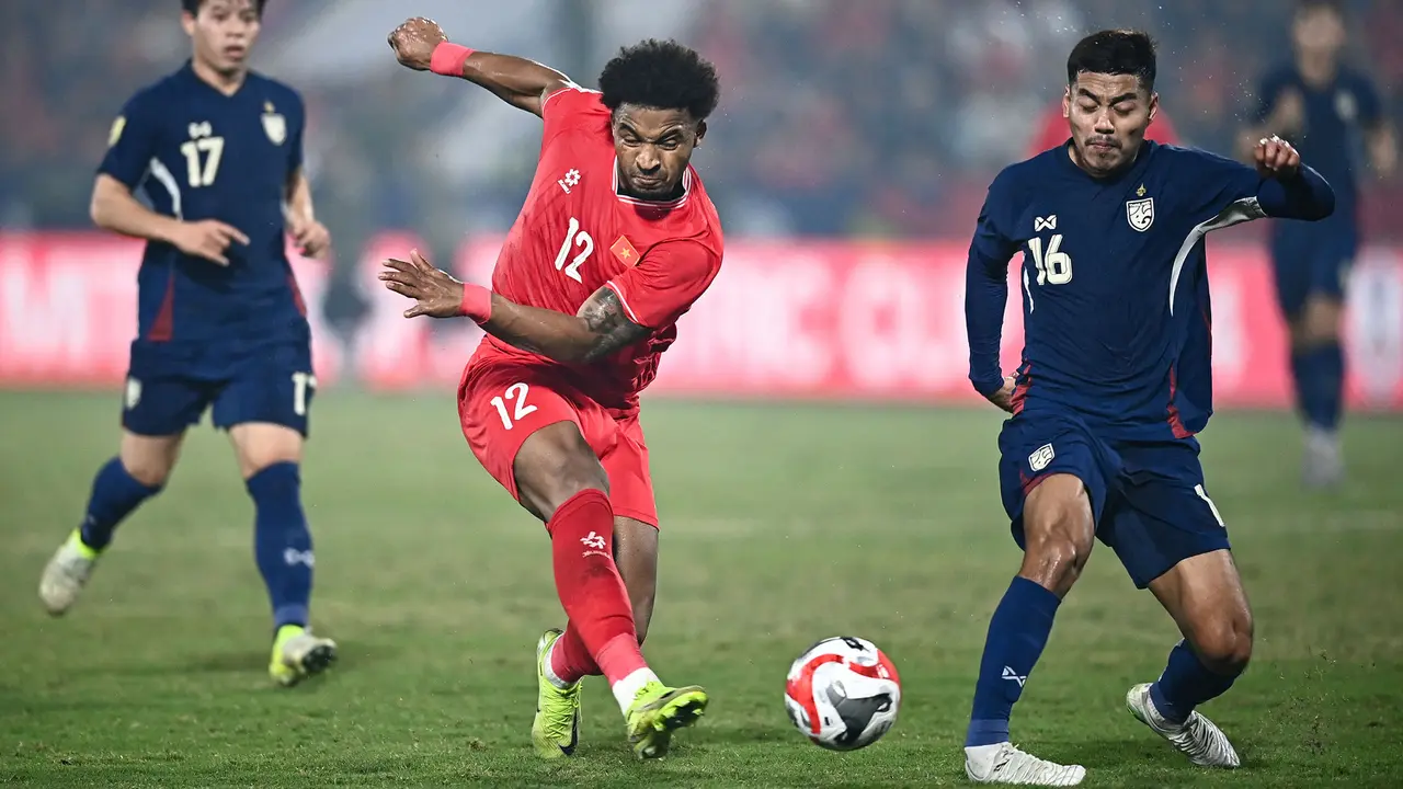 Foto: Aksi Memukau Pemain Naturalisasi Baru Vietnam saat Bawa The Golden Star Warriors Menang di Leg Pertama Piala AFF 2024