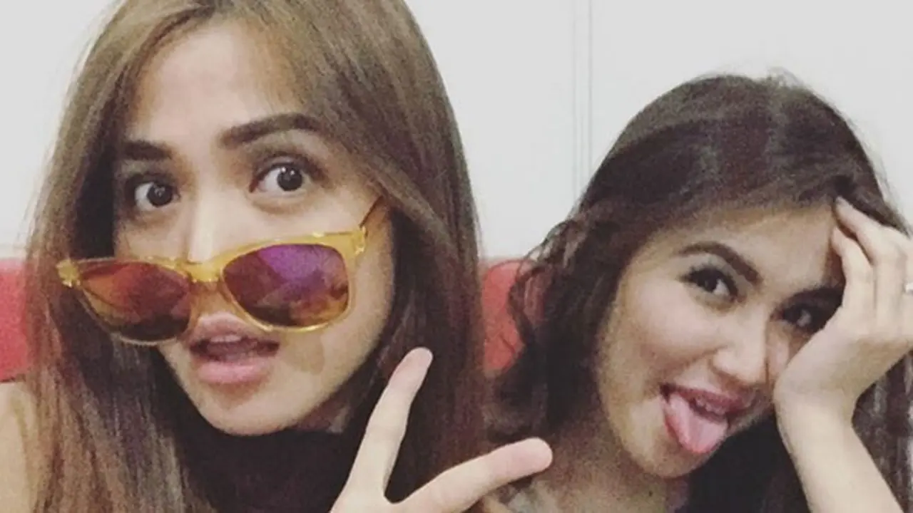 [Bintang] Jessica Iskandar - Ayu Ting Ting