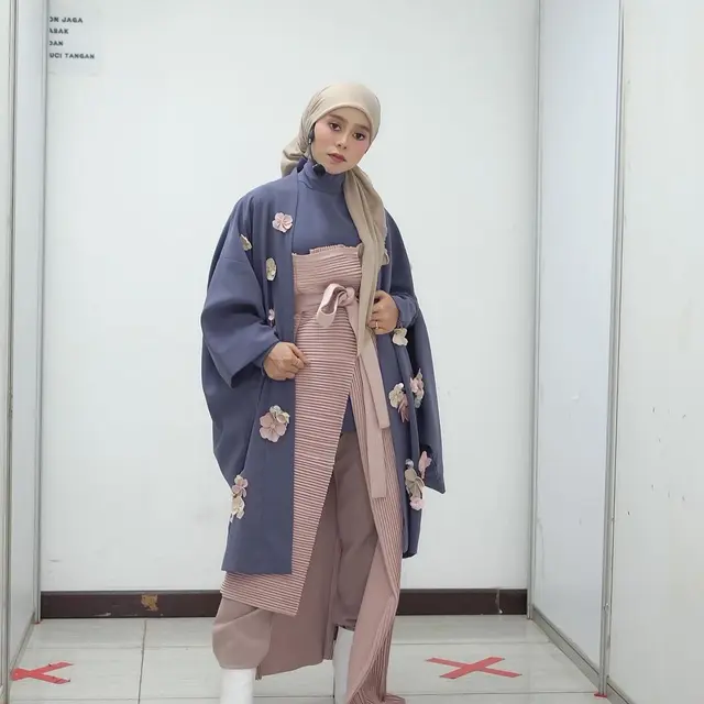 Penampilannya Selalu Stylish, 6 Gaya Hijab Lesty Kejora Ini Pernah Jadi Sorotan