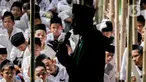Calon presiden nomor urut 03 Ganjar Pranowo bersilaturahmi ke Pondok Pesantren Ma'Hadut Tholabah, Tegal, Jawa Tengah, Kamis (11/1/2024). Dalam sambutannya, Ganjar mengingatkan para santri-santriwati untuk mengejar cita-cita yang diinginkan. (Liputan6.com/Faizal Fanani)