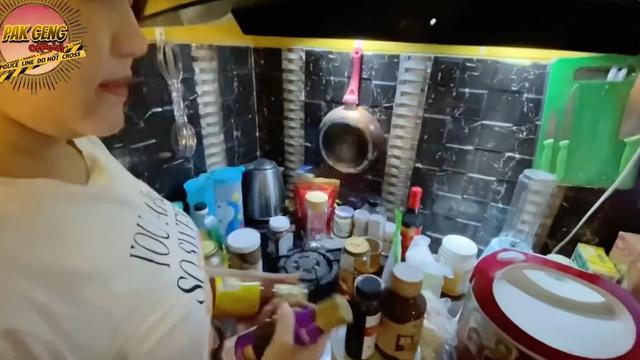 Ruang Penyimpanan di Dapur Via Vallen