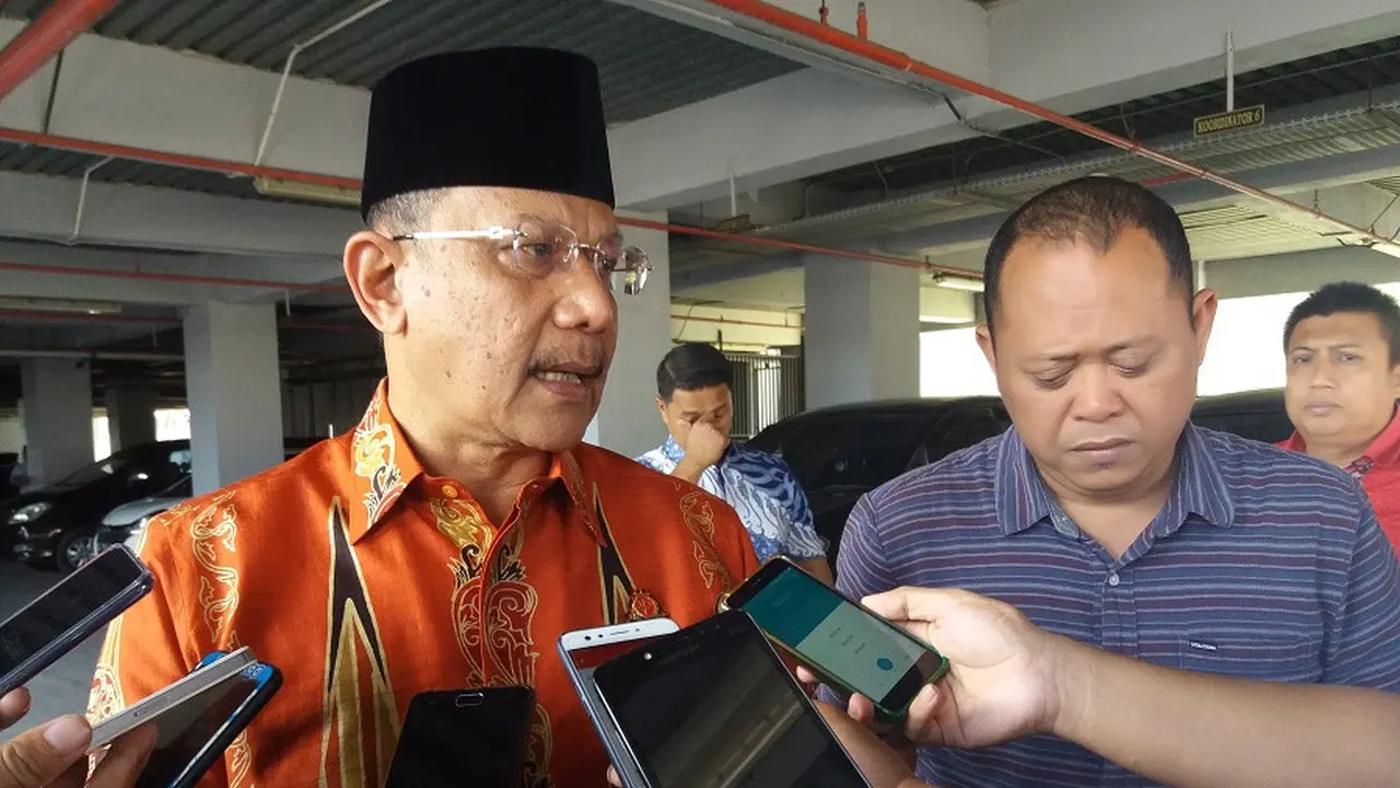 Kepala Kejaksaan Tinggi Sulsel, Tarmizi didampingi Kepala Seksi Penerangan Hukum Kejati Sulsel, Salahuddin menyebutkan ada sekitar 50 persen aset milik Pemprov Sulsel yang bermasalah diantaranya dikabarkan raib (Liputan6.com/ Eka Hakim)