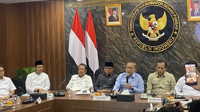 Menteri Koordinator (Menko) Bidang Pangan Zulkifli Hasan Kantor Kemenko Bidang Pangan, Selasa (28/7/2026). (Foto: Liputan6.com/Devira P)