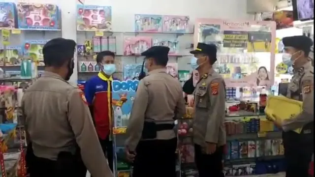 Toko Kosmetik Hingga Pabrik Kelabui Petugas Saat PPKM Darurat di Cirebon
