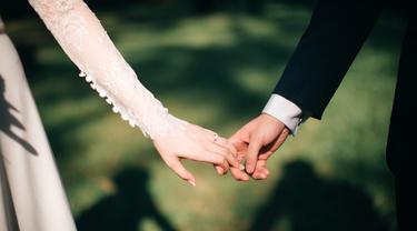 Permohonan Nikah Beda Agama Pasangan di Surabaya Dikabulkan Pengadilan Negeri, Ini Kisahnya