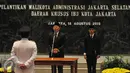 Gubernur DKI Jakarta Basuki Tahaja Purnama  pada saat memberikan sambutan usai pelantikan walikota Jakarta Selatan di balai kota, Jakarta, Kamis (13/8/2015). Tri resmi menggantikan Syamsuddin Noor yang dipecat. (Liputan6.com/Herman Zakharia)