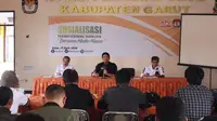 DPT Pilkada Garut Coret 36. 989 Pemilih Siluman (Liputan6.com/Jayadi Supriadin)