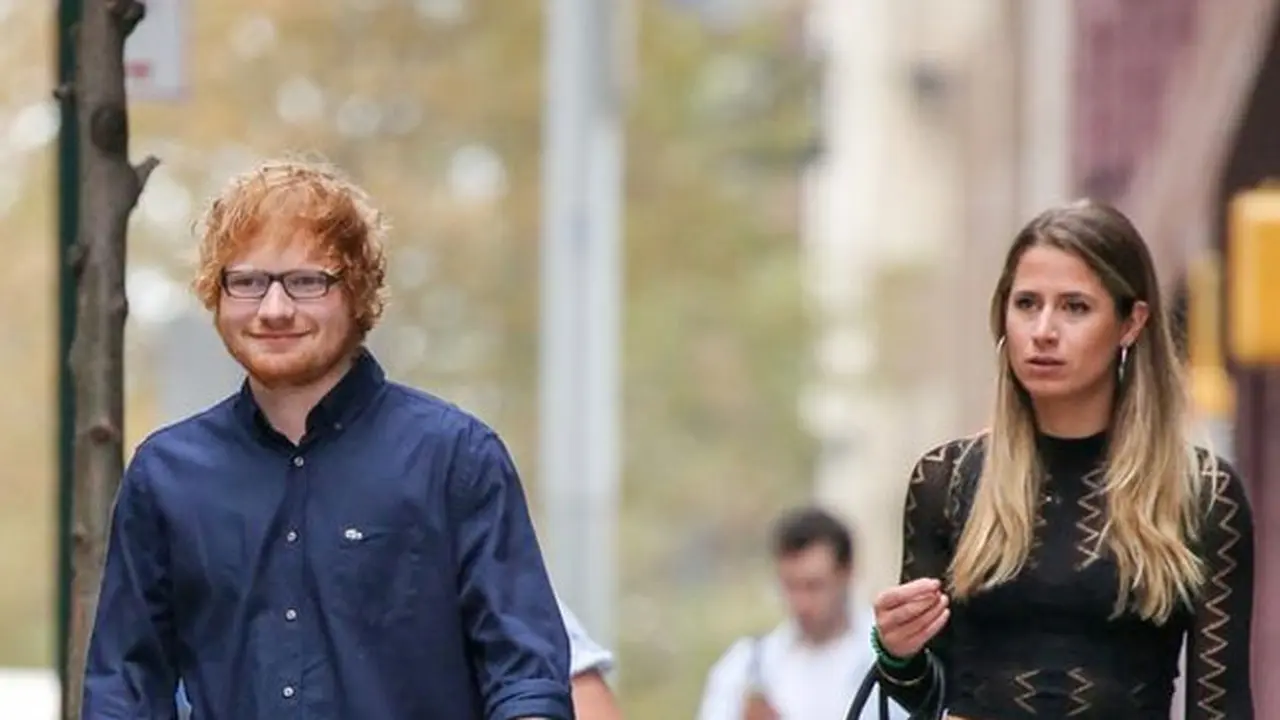 [Bintang] Ed Sheeran dan Cherry Seaborn