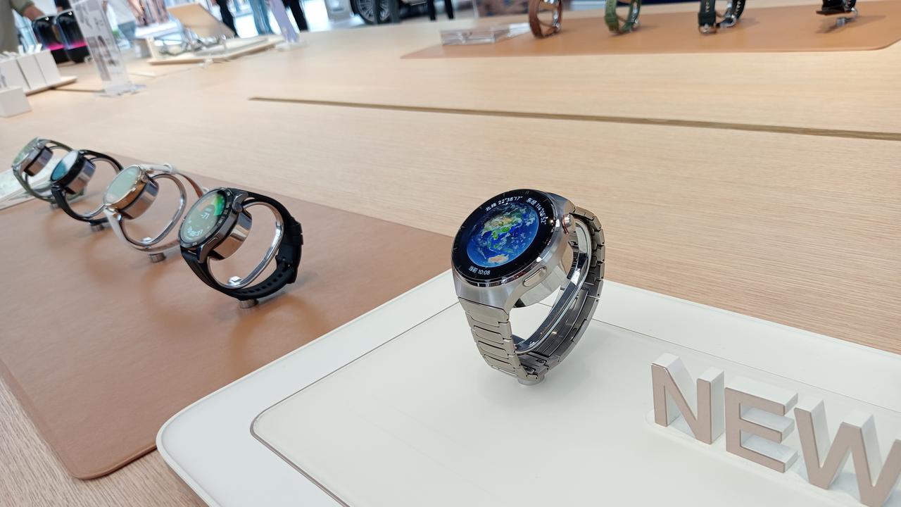 Huawei Watch GT 4 (Liputan6.com/Jonathan Pandapotan Purba)