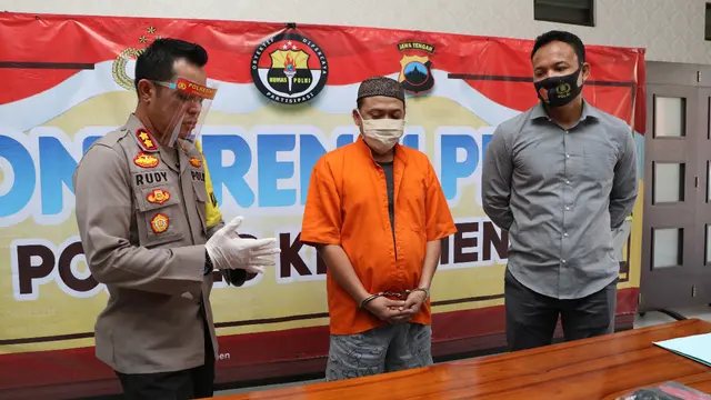 Debt Collector di Kebumen ditangkap polisi karena menyimpan dan konsumsi sabu. (Foto: Liputan6.com/Humas Polres Kebumen)