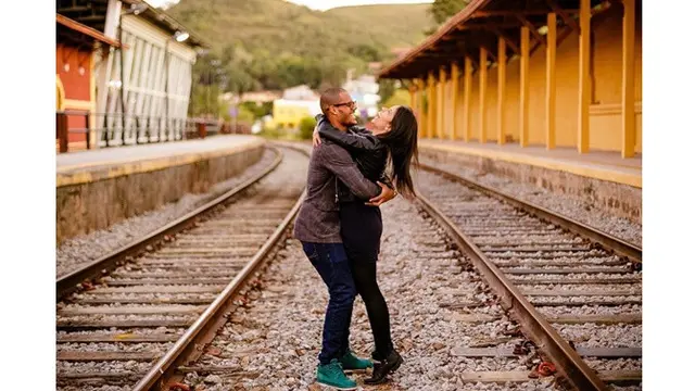 Jarang Tersorot, Ini 6 Potret Mesra David da Silva dengan Sang Istri