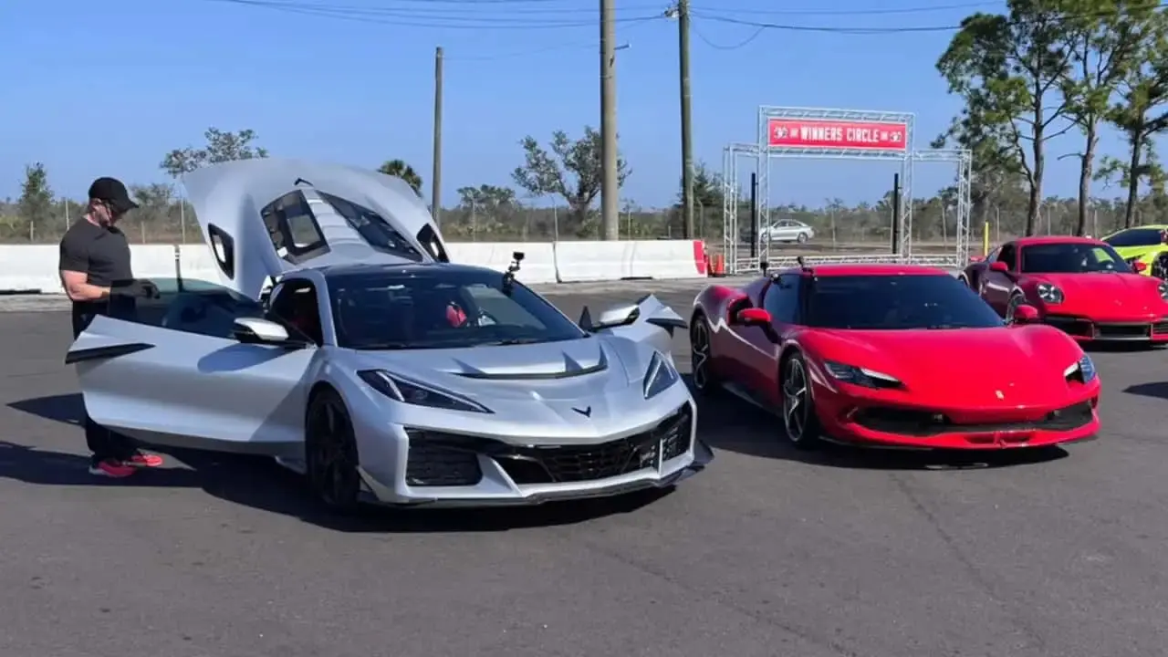 Chevrolet Corvette ZR1 dan Ferrari 296 GTB