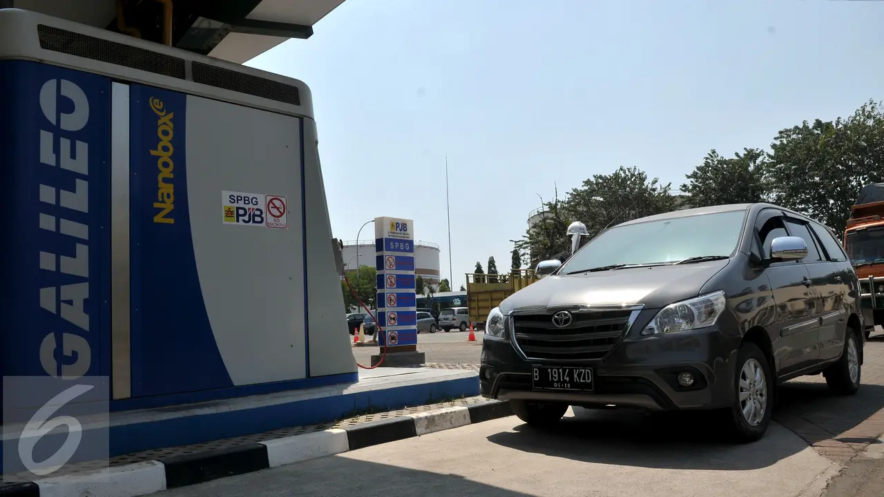 20150908-Mobil Berbahan Bakar Gas-Jakarta
