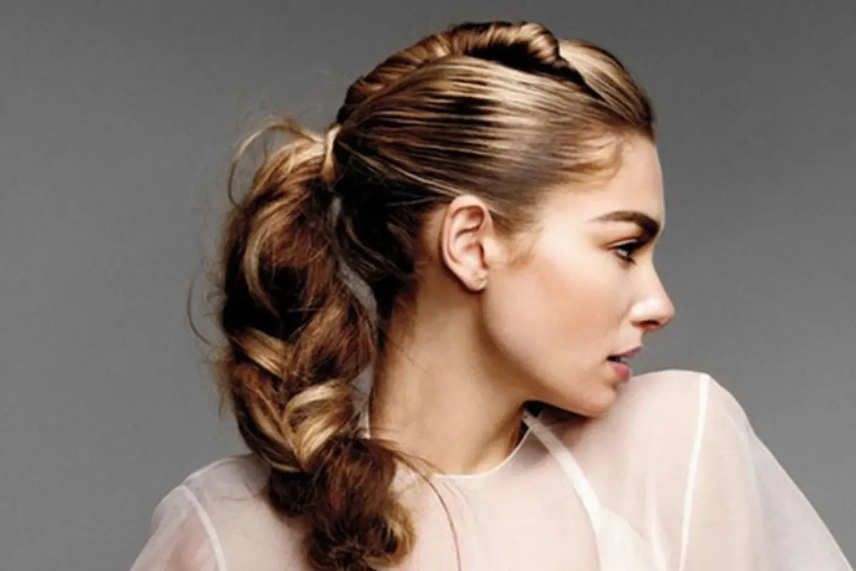 7 Gaya Rambut Ini Bisa Dibuat Dalam 5 Menit Saja