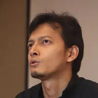 "Hasan dulu terus Fadhillah dulu. Nah, sekarang kan disarankan 3 suku kata untuk paspor umroh dan baguslah tiga gitu, ganjil," ujar Fedi Nuril, di RSPI Jakarta Selatan, Minggu (11/12/2016). (Galih W. Satria/Bintang.com)