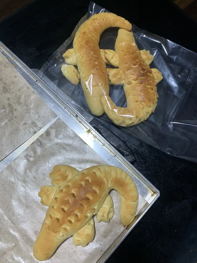 5 Bentuk Roti Buaya Ini Hasilnya Tak Sesuai Ekspektasi, Bikin Elus Dada