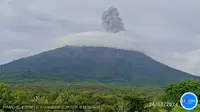 Gunung Ili Lewotolok kembali erupsi, Senin sore (26/2/2024). (Liputan6.com/ Dok PVMBG)