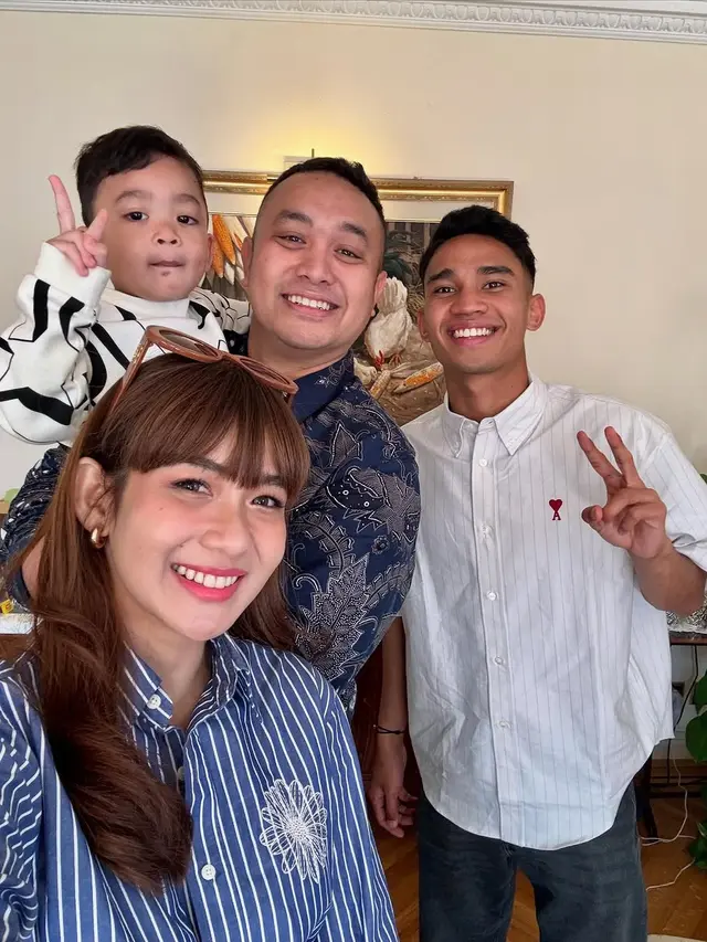 7 Potret Liburan Gilang Dirga di London, Ikut Halalbihalal Bareng Dubes RI