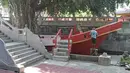 Replika perahu Laksamana Zheng He terlihat di Klenteng Sam Poo Kong, Semarang, Jumat (20/7). Kelenteng Gedung Batu Sam Poo Kong sebuah petilasan yaitu bekas tempat persinggahan pertama Laksamana Tiongkok Zheng He. (Liputan6.com/Herman Zakharia)