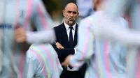 Pelatih Juventus asal Kroasia, Igor Tudor, mengamati pertandingan Serie A Italia antara Como dan Juventus di Stadion Giuseppe Sinigaglia, Como, Italia, pada 19 Oktober 2025. (Piero CRUCIATTI/AFP)