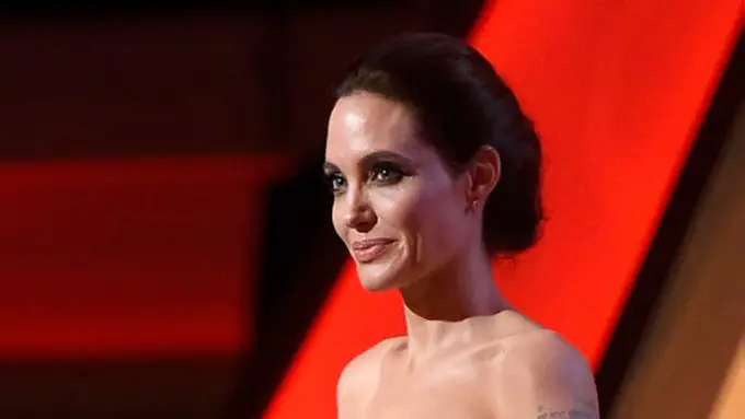 [Bintang Angelina Jolie